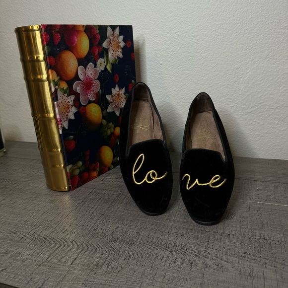 AEROSOLES Black and Gold Betunia  Loafers with Stylish Embroidery - Picture 1 of 12